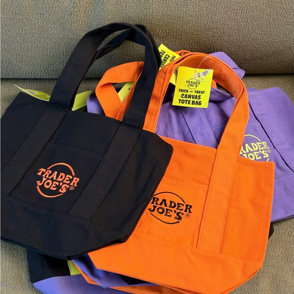 NWT Trader Joe's Holloween Limited Edition 
4 Canvas Mini Tote Bags